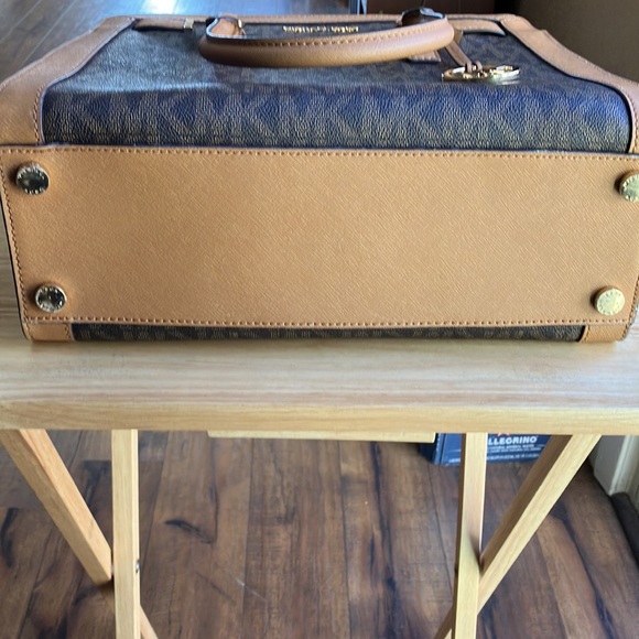 Michael Kors Satchel NWOT - Picture 4 of 6